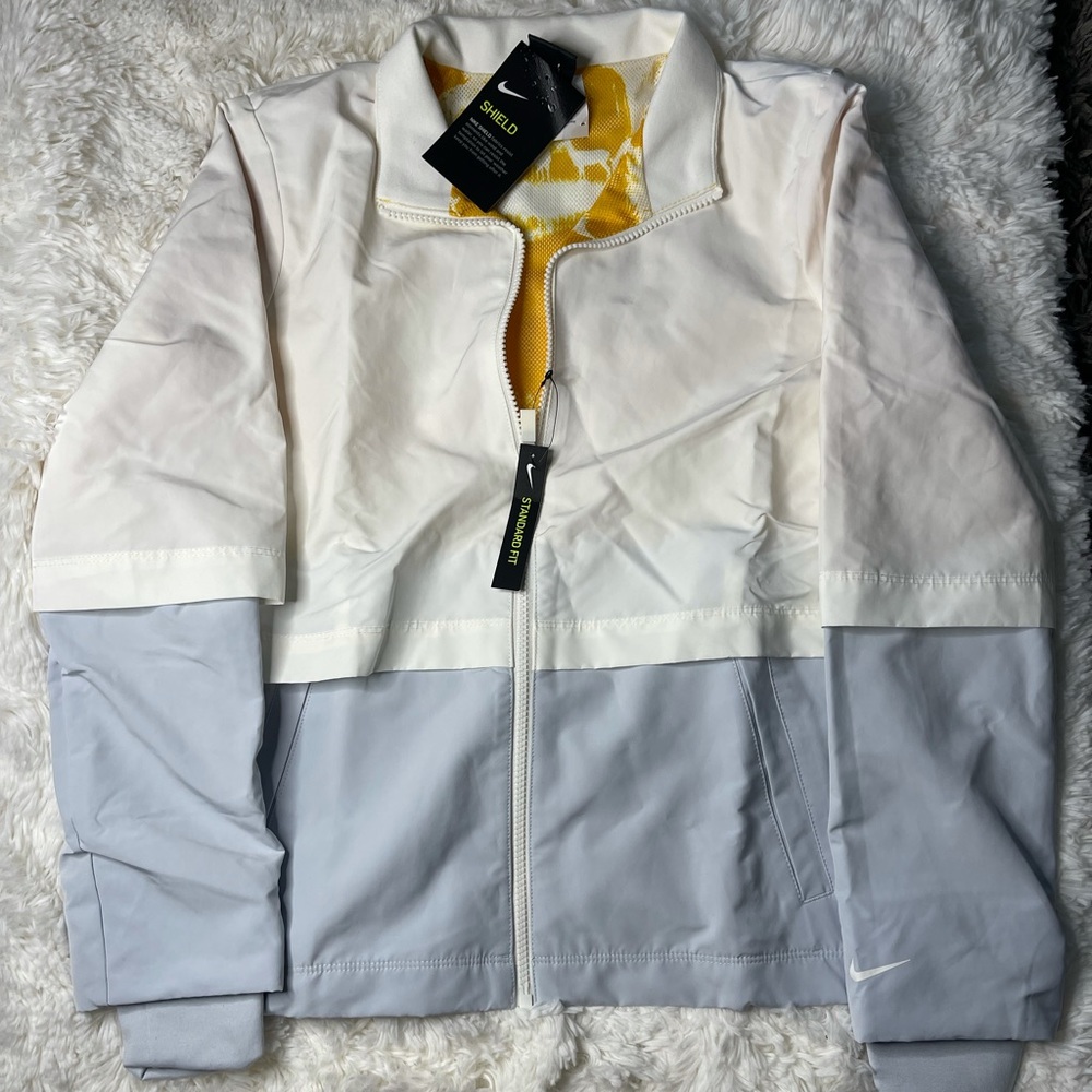 Nike Shield Women’s Golf Jacket